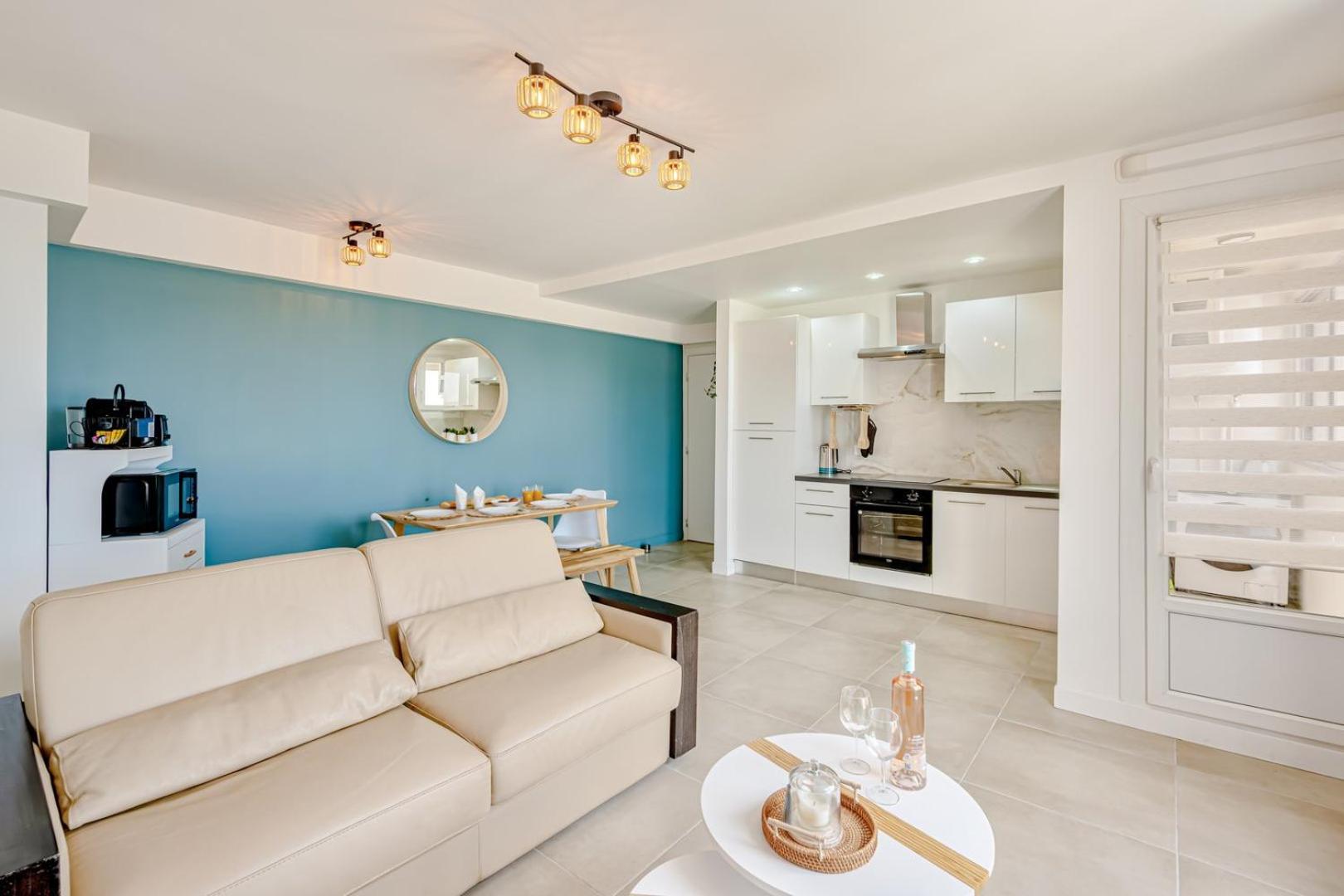 Air-Conditioned Apartment - Sea View Port 土伦 外观 照片